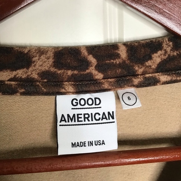 Good American Cheetah Print Cropped Crew Neck Sweatshirt. - Picture 11 of 14